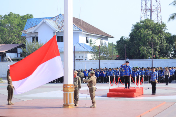 Pimpin Upacara Hari Kesadaran Nasional, Sekda Takalar Tekankan Integritas dan Manajemen Kerja ASN