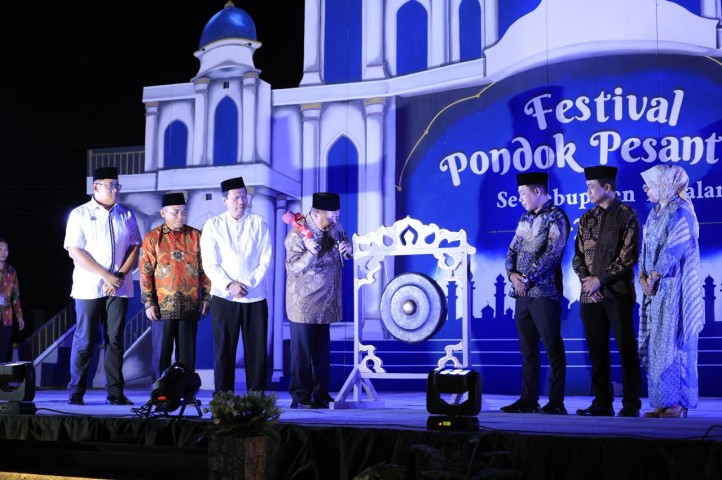 Meriah, Bupati Daeng Manye Buka Festival Pondok Pesantren se-Kabupaten Takalar 2026